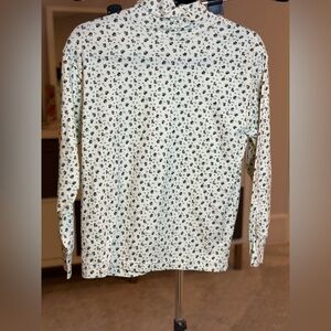 Grandma Core Erika Cream Top with Pink Floral Pattern